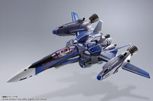 Load image into Gallery viewer, DX CHOGOKIN VF-25G SUPER MESSIAH VALKYRIE (Michael Blanc&#39;s Fighter) Revival Ver.

