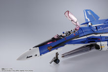 Load image into Gallery viewer, DX CHOGOKIN VF-25G SUPER MESSIAH VALKYRIE (Michael Blanc&#39;s Fighter) Revival Ver.
