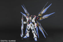 Load image into Gallery viewer, PG 1/60 STRIKE FREEDOM GUNDAM
