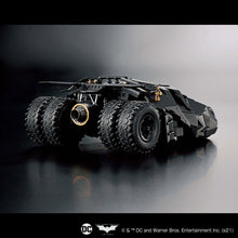 Load image into Gallery viewer, 1/35 SCALE MODEL KIT BATMOBILE (BATMAN BEGINS VER.)
