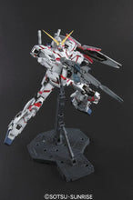 Load image into Gallery viewer, MG 1/100 RX-0 UNICORN GUNDAM

